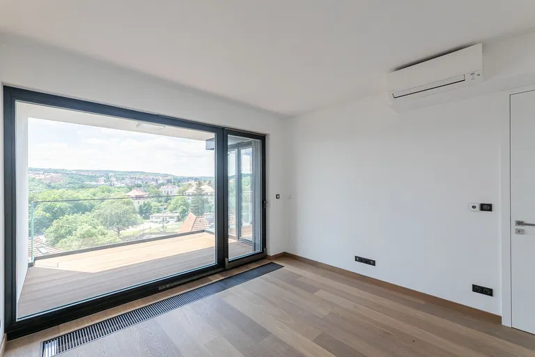 U Pernikářky, Smíchov - Prague 5 | Sale, Apartment, Four-bedroom (5+kk), 253 m²