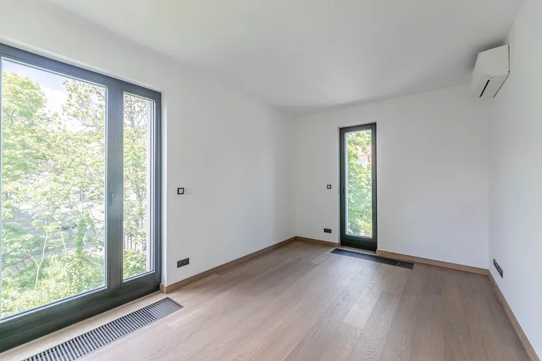 U Pernikářky, Smíchov - Prague 5 | Sale, Apartment, Four-bedroom (5+kk), 253 m²