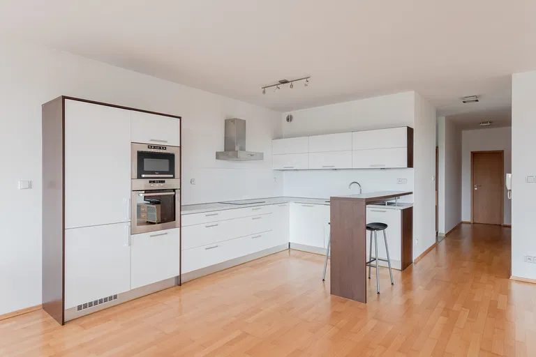 Karloveské rameno, Karlova Ves - Bratislava IV | Prenájom, Byt, 3-izbový, 145 m²