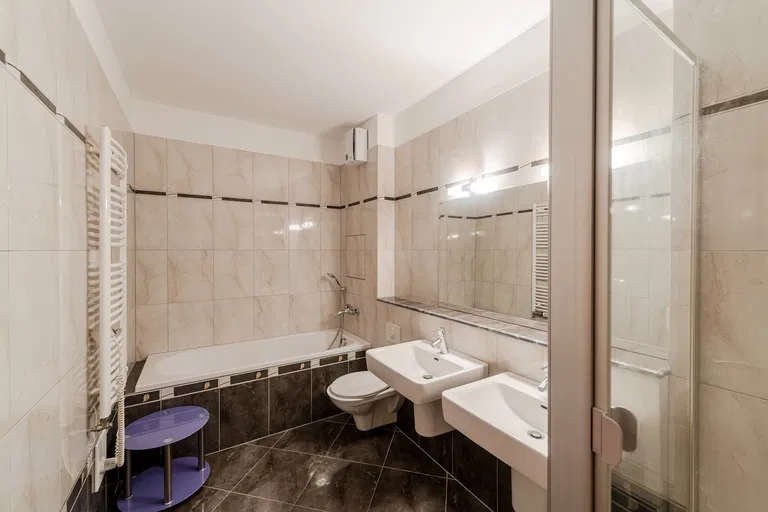 Karloveské rameno, Karlova Ves - Bratislava IV | Prenájom, Byt, 3-izbový, 145 m²