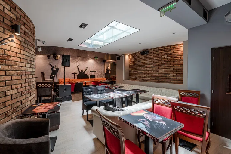 Hviezdoslavovo námestie, Staré Mesto - Bratislava I | Sale, Retail space, 180 m²