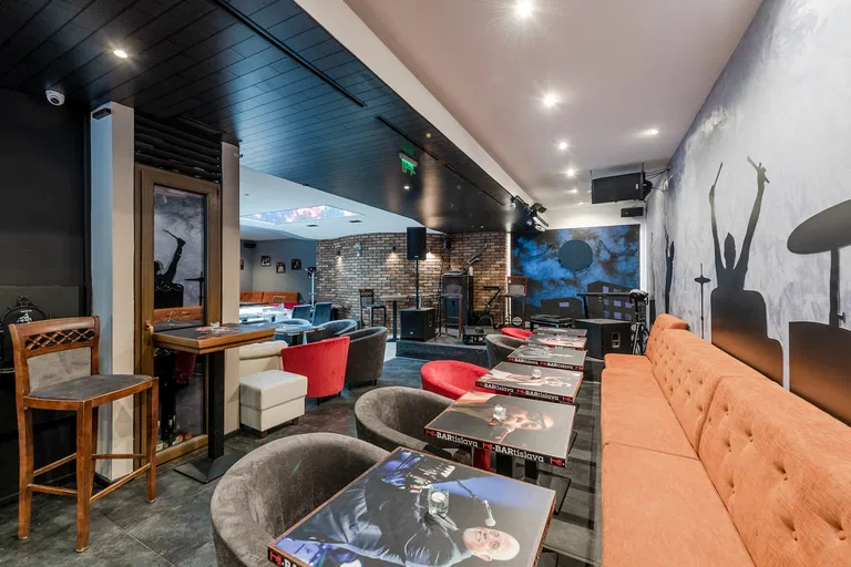Hviezdoslavovo námestie, Staré Mesto - Bratislava I | Sale, Retail space, 180 m²