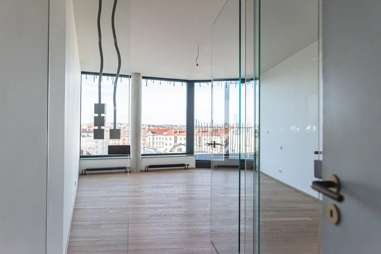 Komunardů, Holešovice - Prague 7 | Sale, Apartment, Three-bedroom (4+kk), 229 m²