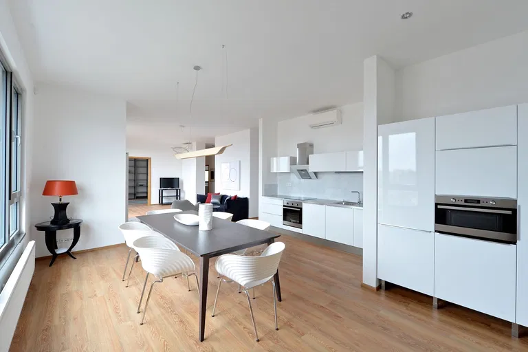 Zenklova, Libeň - Praha 8 | Prenájom, Byt, 4-izbový, 154 m²