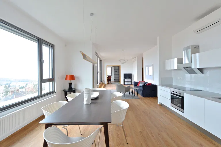 Zenklova, Libeň - Praha 8 | Prenájom, Byt, 4-izbový, 154 m²