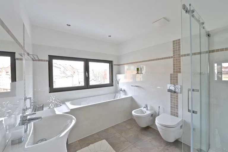 Zenklova, Libeň - Praha 8 | Prenájom, Byt, 4-izbový, 154 m²