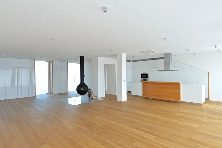 Laubova, Vinohrady - Praha 3 | Prenájom, Byt, 4-izbový, 227 m²