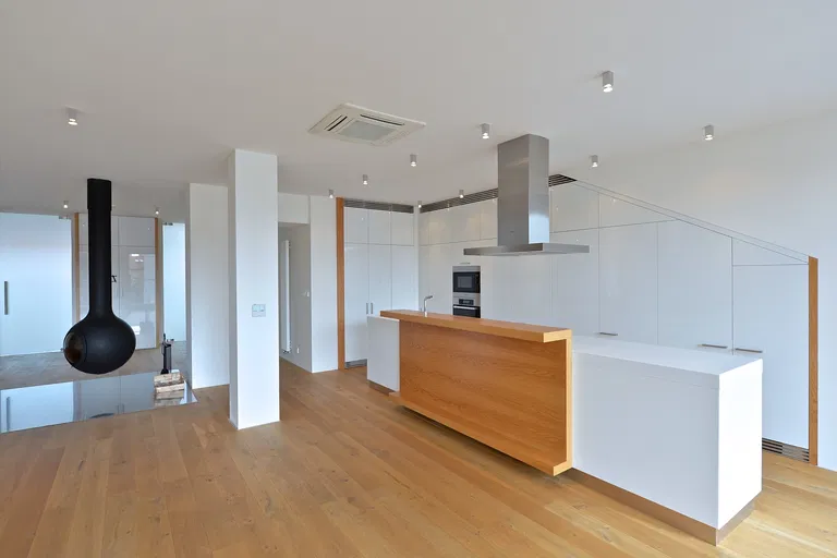Laubova, Vinohrady - Praha 3 | Prenájom, Byt, 4-izbový, 227 m²