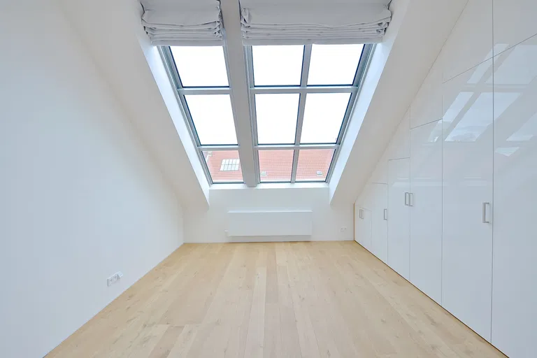 Laubova, Vinohrady - Praha 3 | Prenájom, Byt, 4-izbový, 227 m²