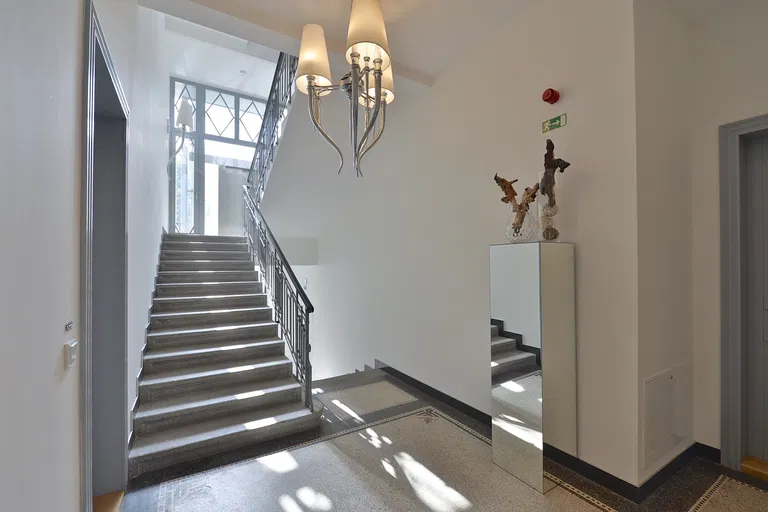 Laubova, Vinohrady - Praha 3 | Prenájom, Byt, 4-izbový, 227 m²