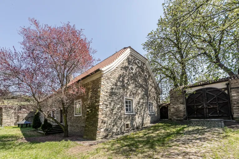 Okoř - Praha-západ | Predaj, Rodinný dom, 4-izbový, 300 m²