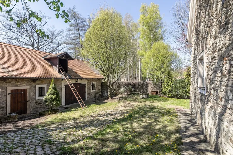 Okoř - Praha-západ | Predaj, Rodinný dom, 4-izbový, 300 m²