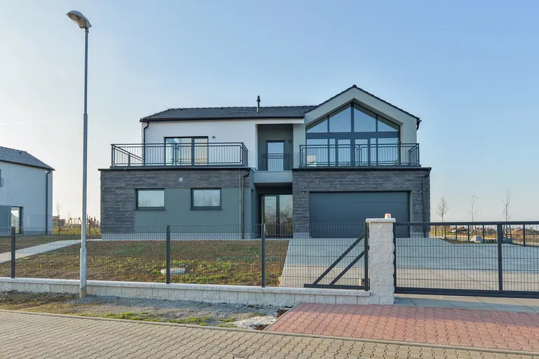 Okružní, Dobřejovice - Praha-východ | Predaj, Rodinný dom, 6-izbový, 370 m²
