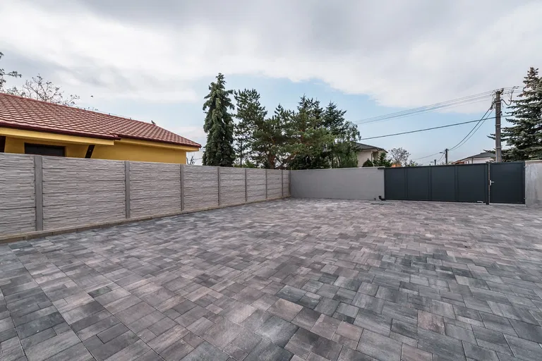 Hrušovská, Vrakuňa - Bratislava II | Sale, House, Four-bedroom (5+kk), 146 m²