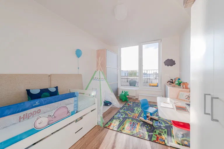 Žltá, Petržalka - Bratislava V | Sale, Apartment, Three-bedroom (4+kk), 126 m²