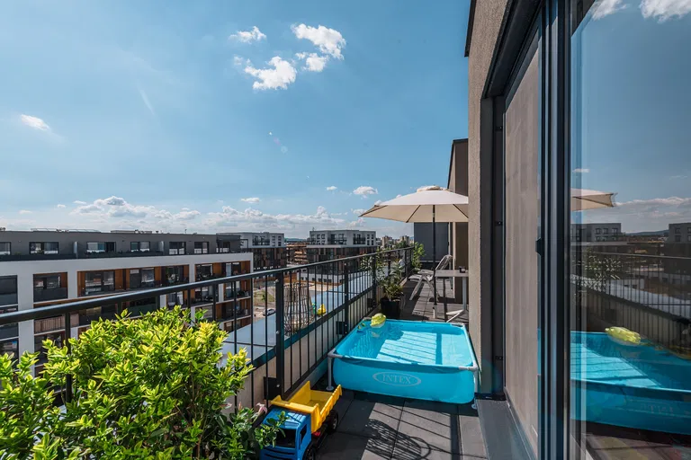 Žltá, Petržalka - Bratislava V | Sale, Apartment, Three-bedroom (4+kk), 126 m²