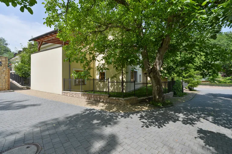 Ke Kulišce, Dejvice - Prague 6 | Sale, House, Five-bedroom (6+kk), 228 m²