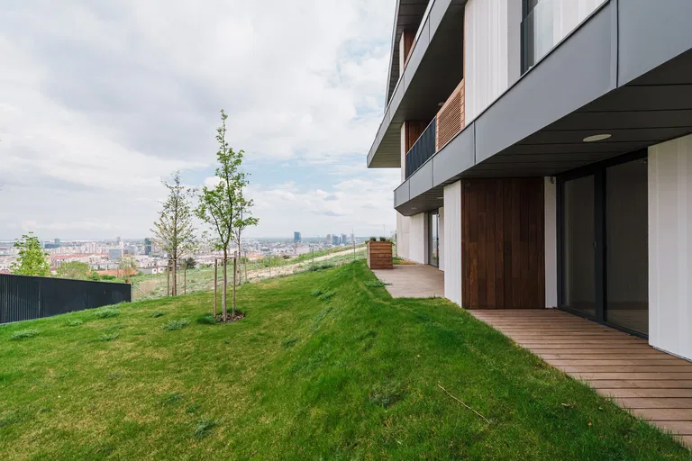 Strážna, Nové Mesto - Bratislava III | Predaj, Byt, 4-izbový, 332 m²