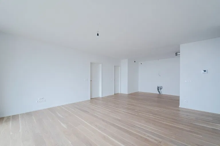 Strážna, Nové Mesto - Bratislava III | Predaj, Byt, 4-izbový, 332 m²