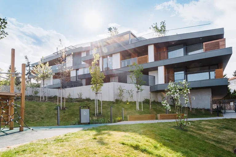 Strážna, Nové Mesto - Bratislava III | Predaj, Byt, 4-izbový, 332 m²