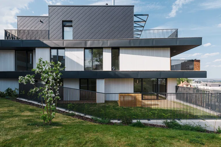 Strážna, Nové Mesto - Bratislava III | Predaj, Byt, 4-izbový, 332 m²