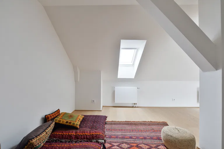 Březinova, Karlín - Praha 8 | Prenájom, Byt, 3-izbový, 116 m²