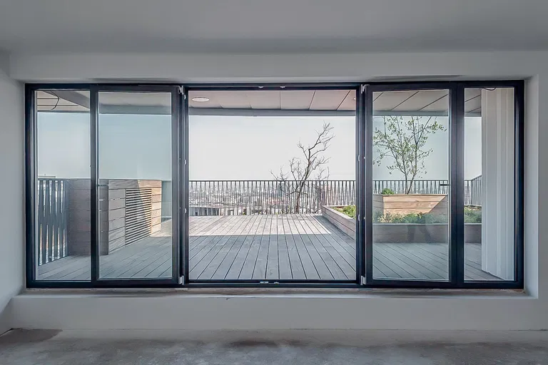 Strážna, Nové Mesto - Bratislava III | Predaj, Byt, 4-izbový, 203 m²