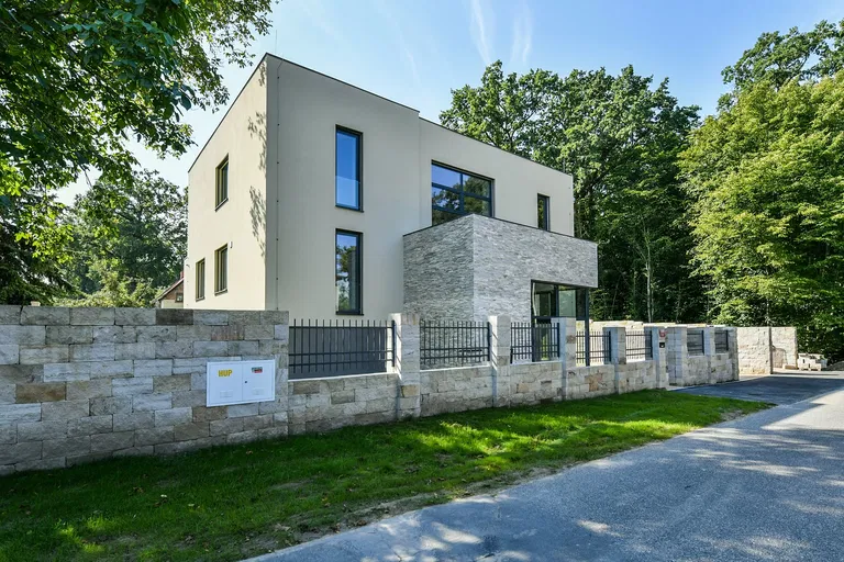 Holšická, Újezd nad Lesy - Prague 9 | Sale, House, Four-bedroom (5+kk), 343 m²