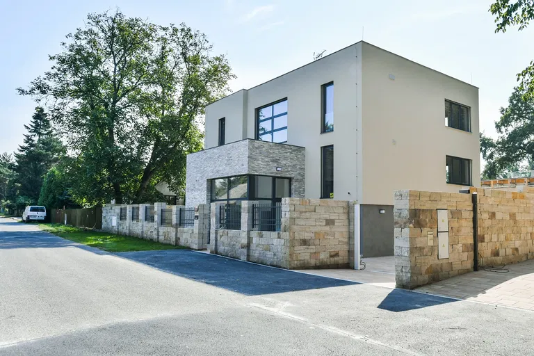 Holšická, Újezd nad Lesy - Prague 9 | Sale, House, Four-bedroom (5+kk), 343 m²