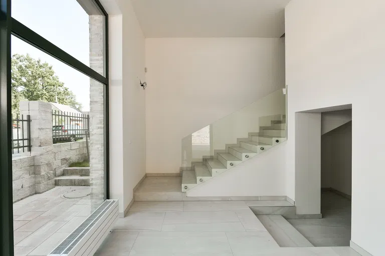 Holšická, Újezd nad Lesy - Prague 9 | Sale, House, Four-bedroom (5+kk), 343 m²