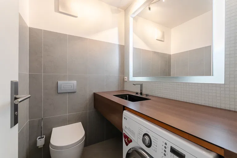 Šaldova, Karlín - Prague 8 | Sale, Apartment, Three-bedroom (4+kk), 133 m²