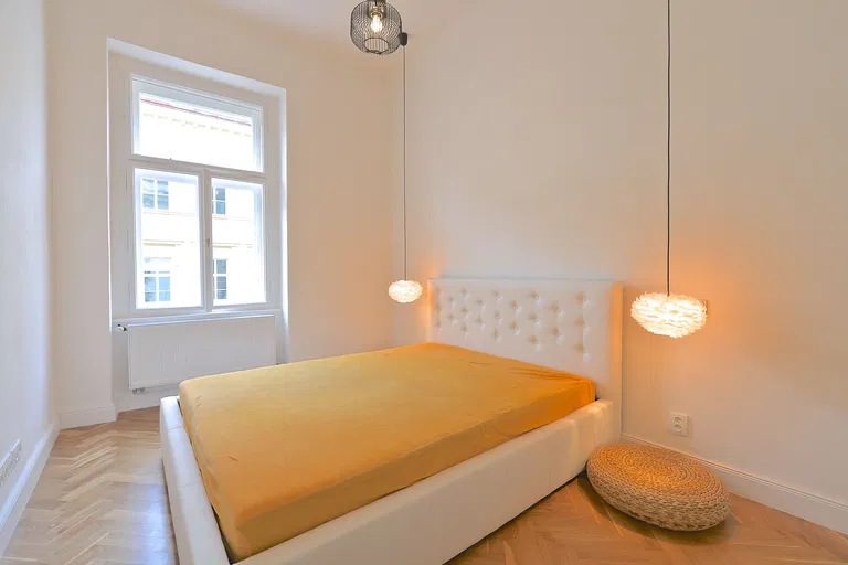 Moravská, Vinohrady - Praha 2 | Prenájom, Byt, 2-izbový, 72 m²