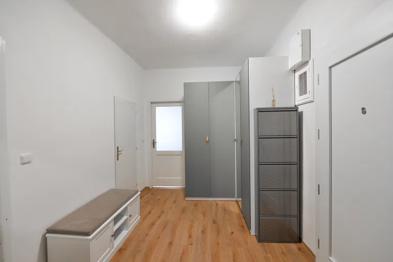 Zemědělská, Dejvice - Praha 6 | Prenájom, Byt, 2-izbový, 82 m²
