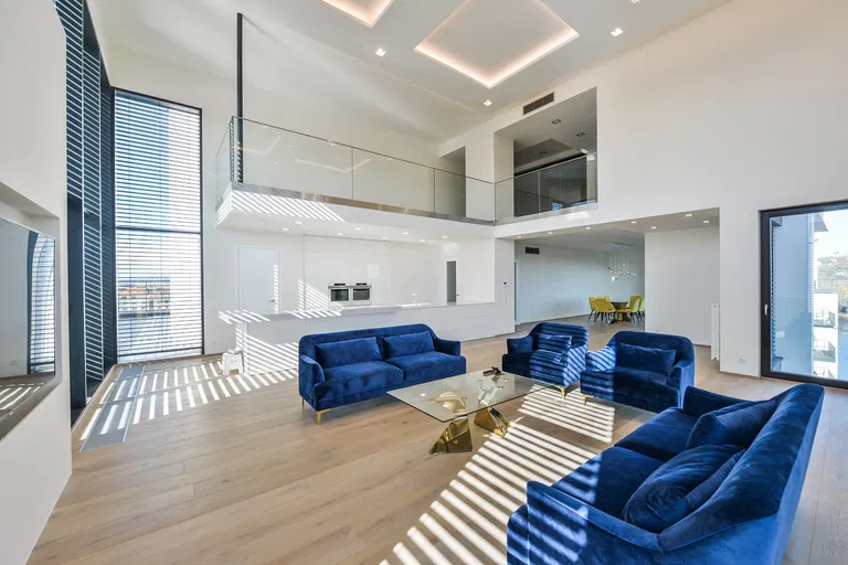 Sanderova, Holešovice - Prague 7 | Sale, Apartment, Four-bedroom (5+kk), 523 m²