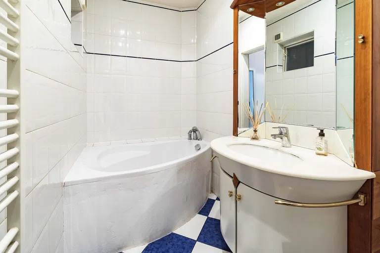 Kolínská, Vinohrady - Prague 3 | Sale, Apartment, Two-bedroom (3+1), 121 m²