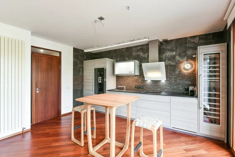 Pod Kaštany, Bubeneč - Praha 6 | Predaj, Byt, 4-izbový, 171 m²