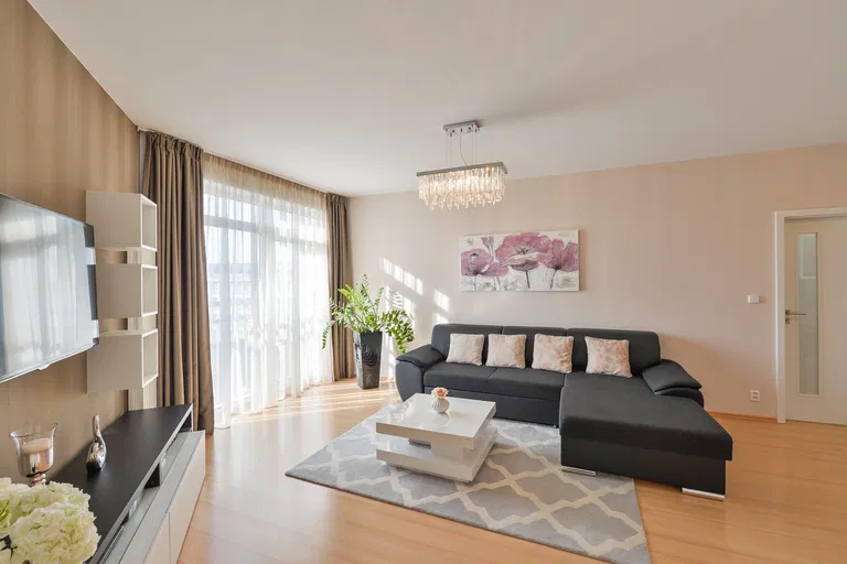 Přípotoční, Vršovice - Prague 10 | Sale, Apartment, Three-bedroom (4+kk), 101 m²