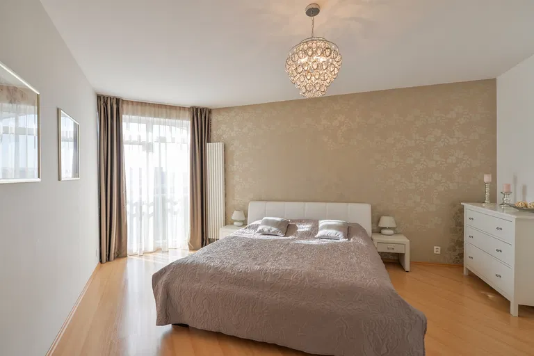 Přípotoční, Vršovice - Prague 10 | Sale, Apartment, Three-bedroom (4+kk), 101 m²