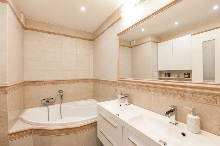 Přípotoční, Vršovice - Prague 10 | Sale, Apartment, Three-bedroom (4+kk), 101 m²