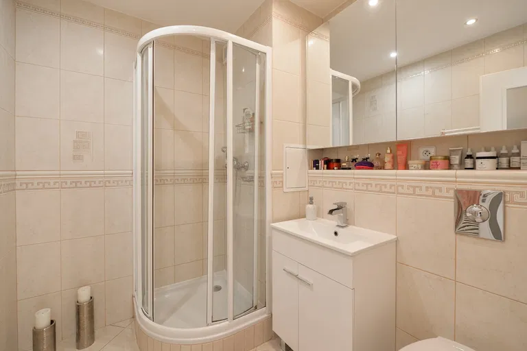 Přípotoční, Vršovice - Prague 10 | Sale, Apartment, Three-bedroom (4+kk), 101 m²