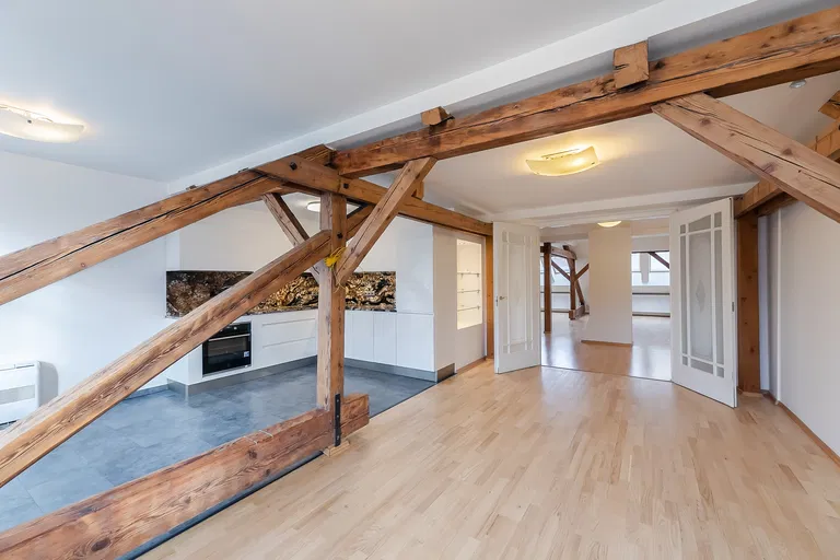 Březinova, Karlín - Praha 8 | Prenájom, Byt, 5-izbový, 217 m²