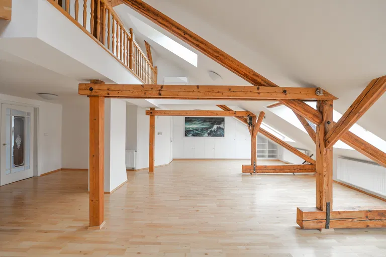 Březinova, Karlín - Praha 8 | Prenájom, Byt, 5-izbový, 217 m²