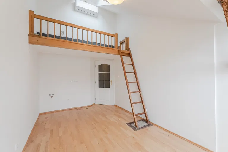Březinova, Karlín - Praha 8 | Prenájom, Byt, 5-izbový, 217 m²