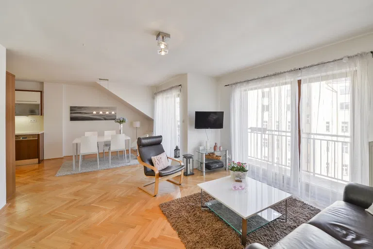 Francouzská, Vinohrady - Prague 2 | Sale, Apartment, One-bedroom (2+kk), 69 m²