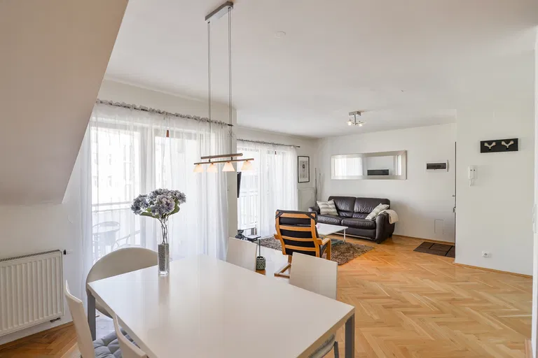 Francouzská, Vinohrady - Prague 2 | Sale, Apartment, One-bedroom (2+kk), 69 m²
