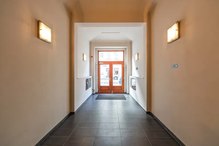 Francouzská, Vinohrady - Prague 2 | Sale, Apartment, One-bedroom (2+kk), 69 m²