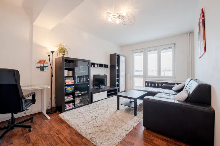 Hálkova, Nové Mesto - Bratislava III | Prenájom, Byt, 2-izbový, 57 m²