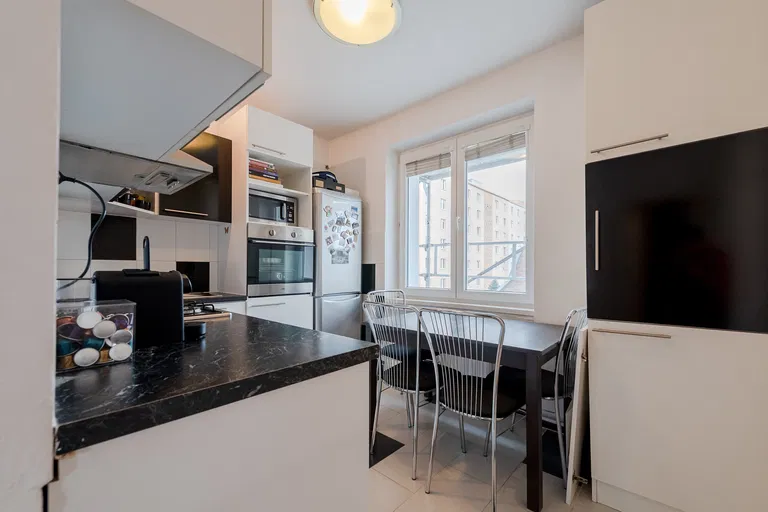 Hálkova, Nové Mesto - Bratislava III | Prenájom, Byt, 2-izbový, 57 m²