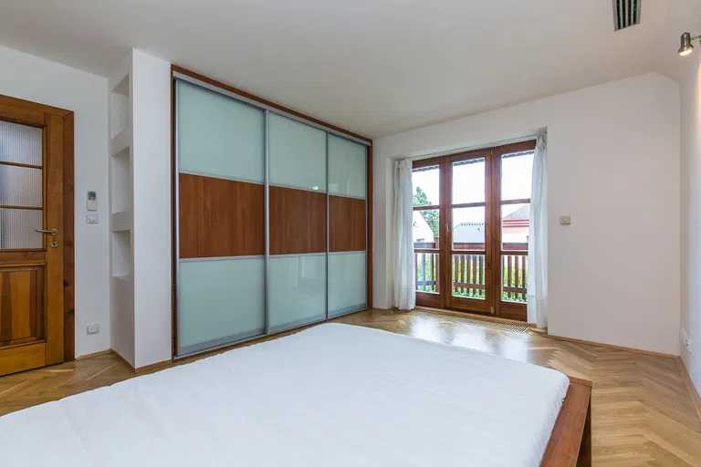 Sýkovecká, Kyje - Praha 9 | Pronájem, Rodinný dům, 5+kk, 230 m²