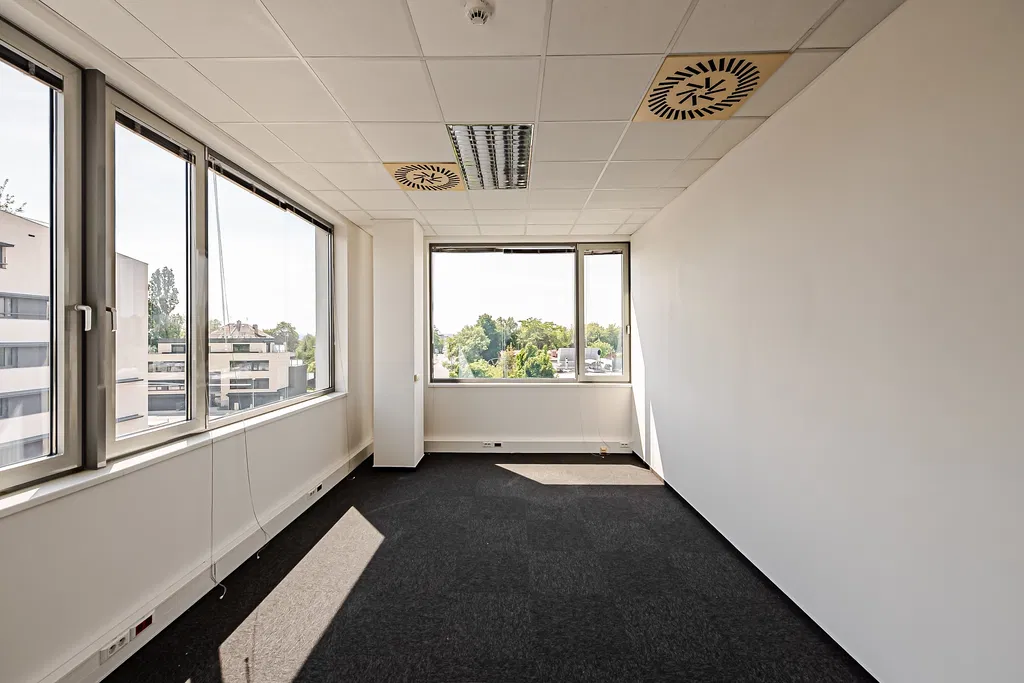 U Nákladového nádraží, Strašnice - Praha 3 | Pronájem, Administrativní budova, 2 521 m²